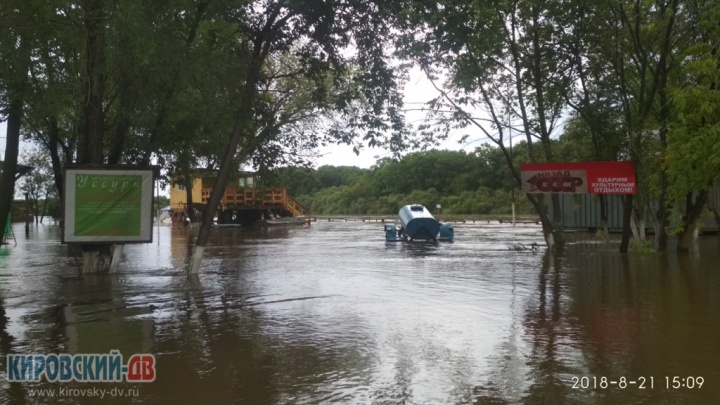 Река Уссури вышла из берегов Река Уссури вышла из берегов