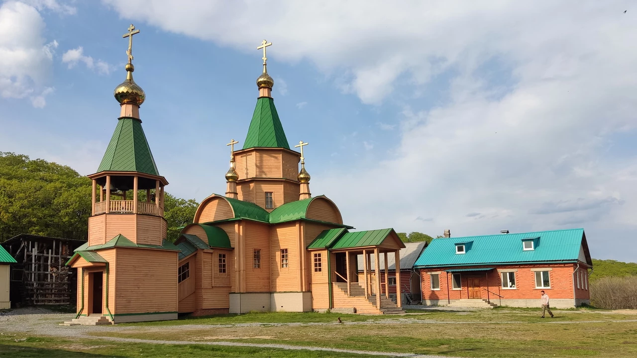 Свято-Троицкий Николаевский мужской монастырь в кп. Горные Ключи